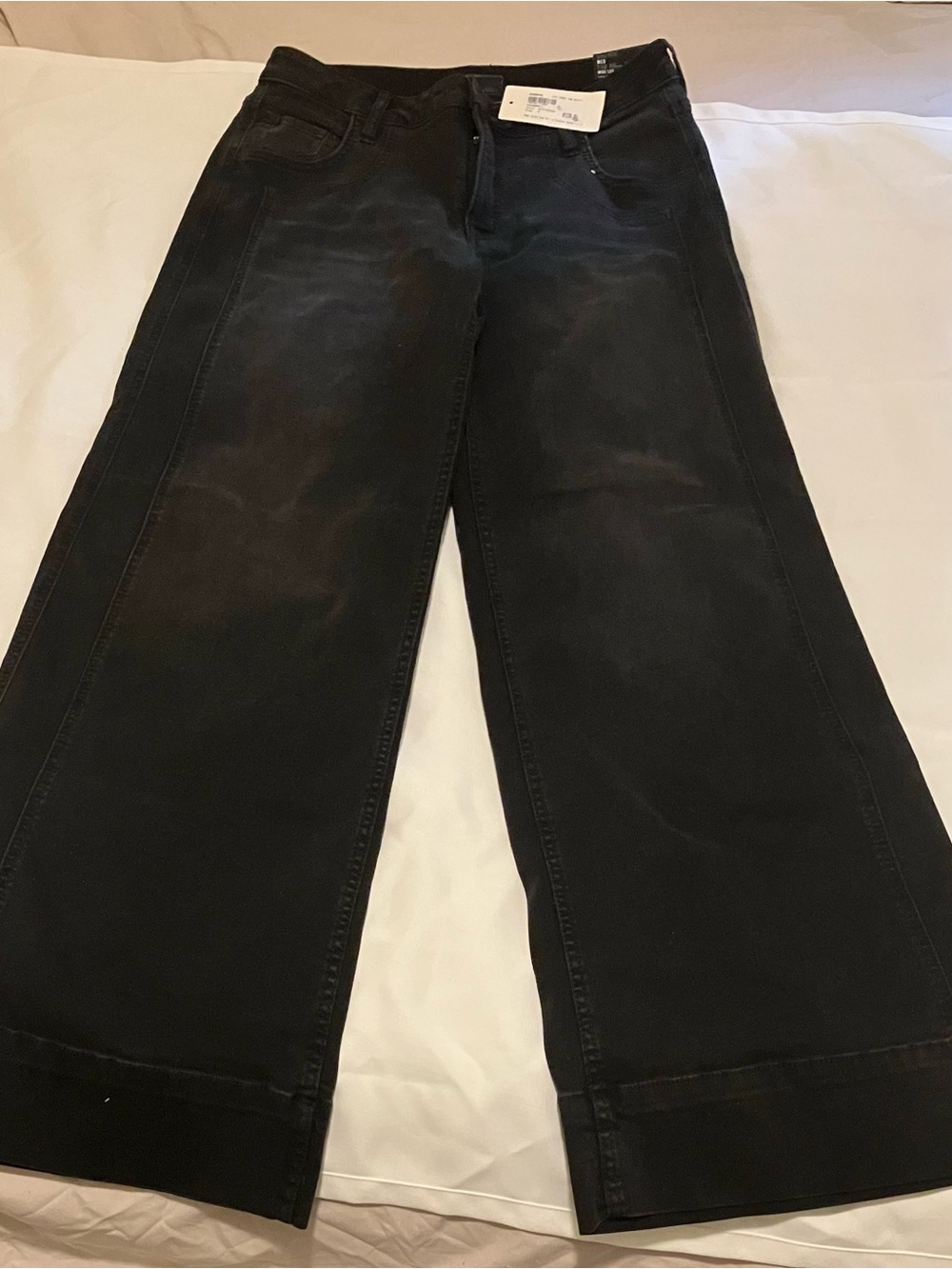 Women’s KUT Wide Legged Jeans Size 6 Brand New Tags On